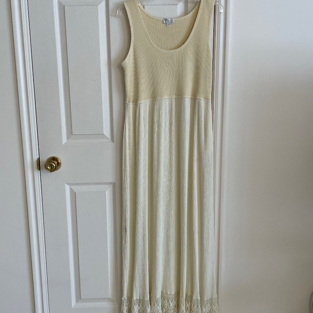 Maxi Dress.  Light Yellow, Size L.